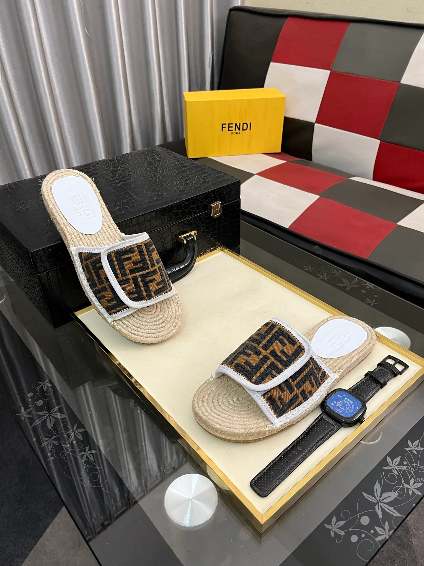 Men's shoes💰320⌚️⌚️[FENDI~Fendi slippers] High-end men's shoes brand official website 1:1 latest masterpiece: original mold customization, fabrics made of imported original materials, upgraded outsole, lighter, top quality in the market, simple and tasteful, a must-have for fashionistas, fashion is at your feet, full of confidence, the same style at the counter👍The season of summer slippers is here. Yardage: 38-44. Can be customized45.46.47